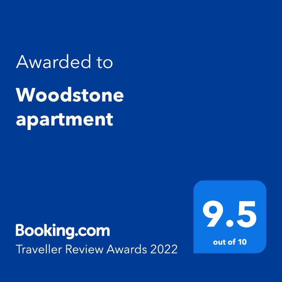 Woodstone Apartment Ploieşti Exteriör bild