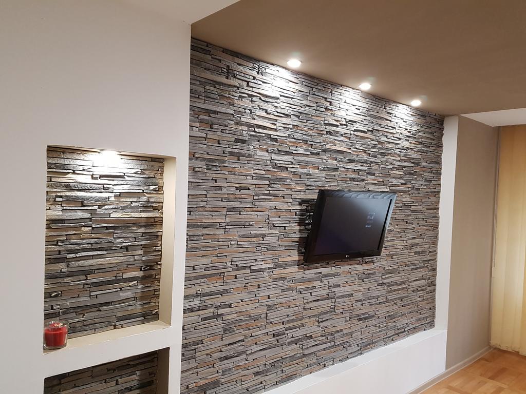 Woodstone Apartment Ploieşti Exteriör bild